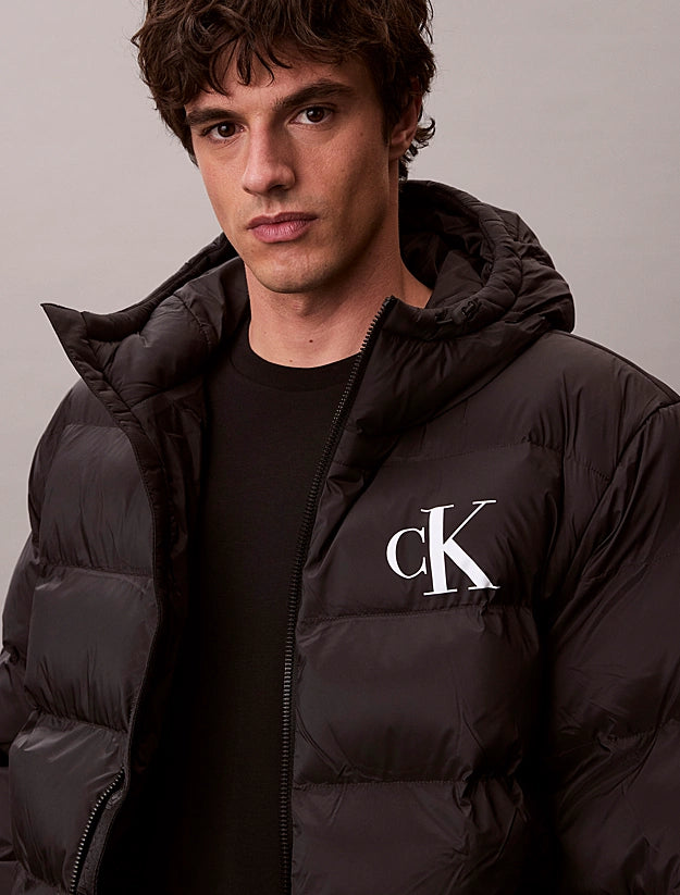 Calvin Klein Jeans miesten Puffertakki, LS NYLON MONOGRAM PUFFER JACKET Musta