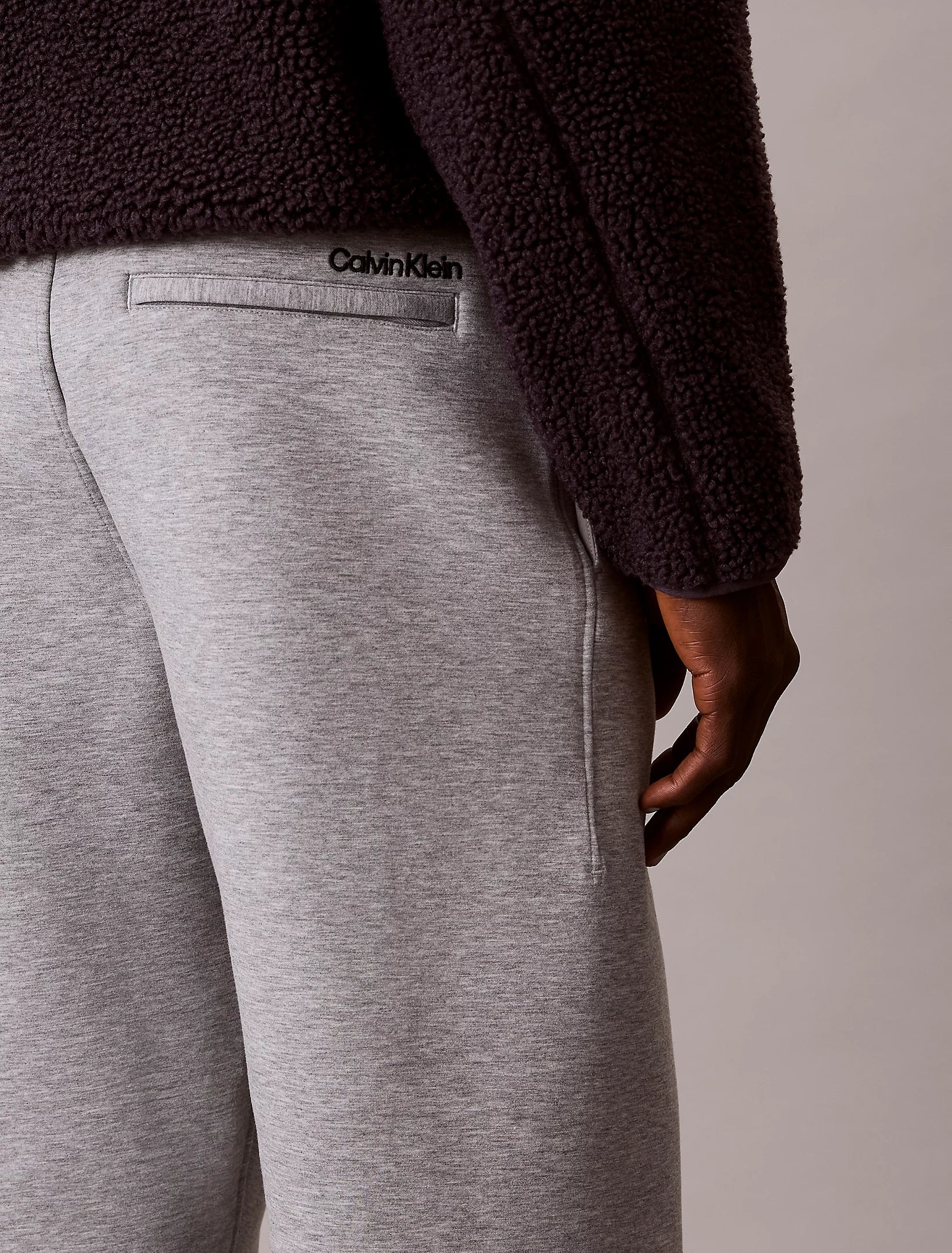 Calvin Klein Jeans miesten collegehousut Cotton Spacer Jogger, vaaleanharmaa