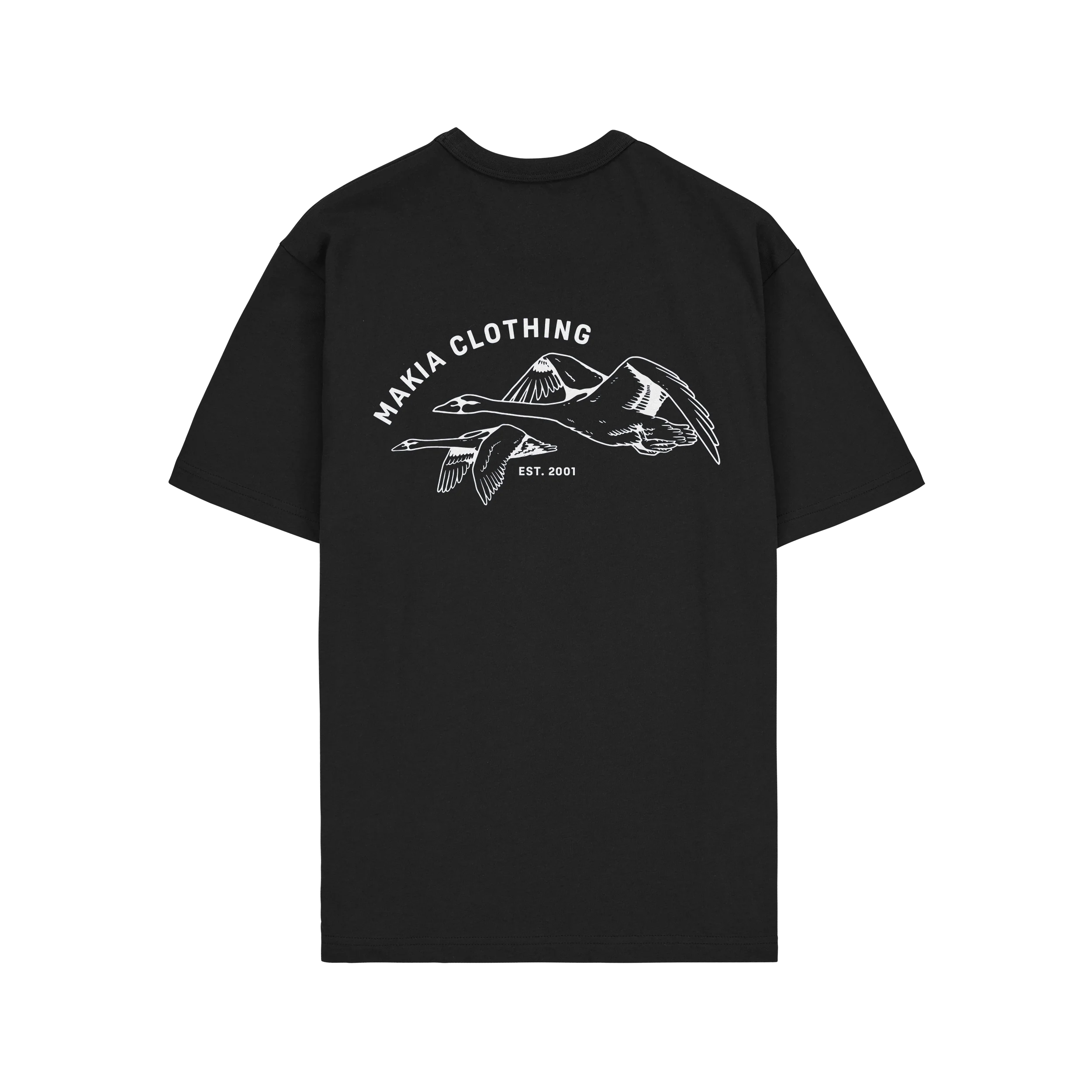 Makia miesten t-paita Swans T-shirt, musta, suoraleikkauksella ja lyhyillä hihoilla, mustaa puuvillaa, selässä valkoinen hanhia esittävä painatus ja tekstit.