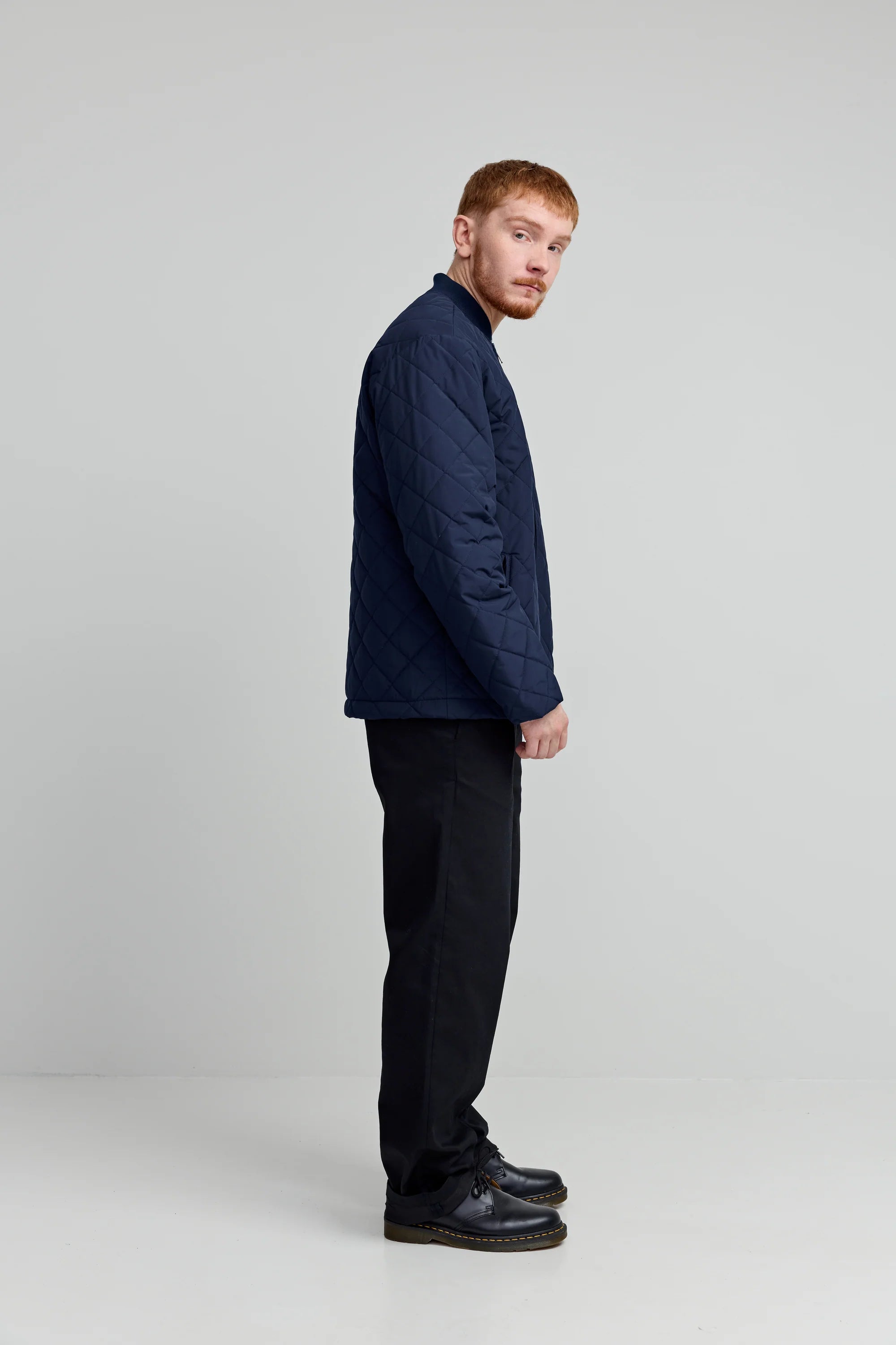 Makia miesten takki Ilmari Quilted Jacket, tummansininen