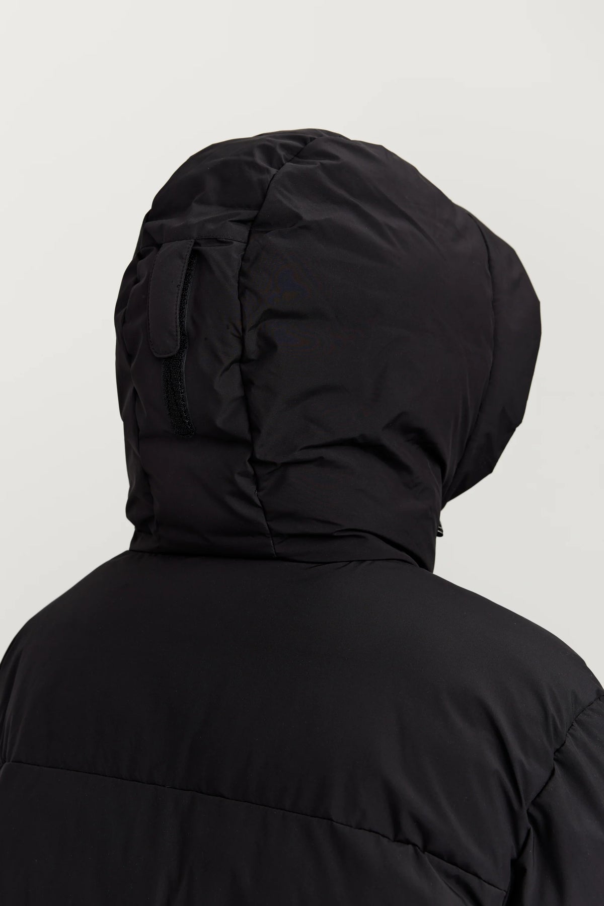 Makia miesten toppatakki Aamos Jacket, musta