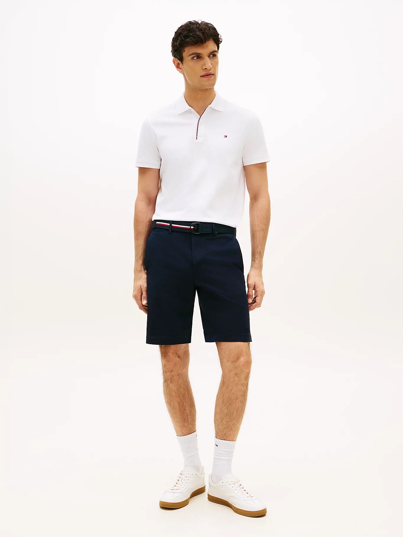 Tommy Hilfiger miesten shortsit Denton 9.5 Inc ESS Twill W/ Belt, tummansininen