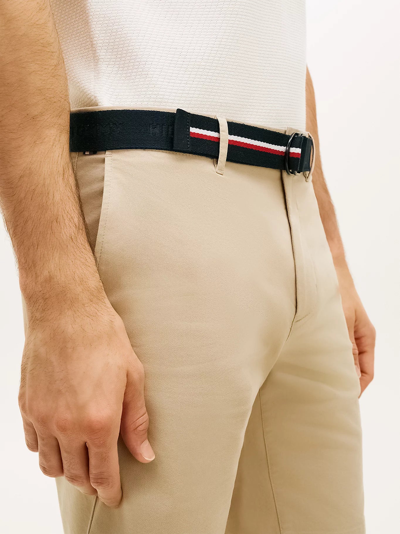 Tommy Hilfiger miesten shortsit Denton 9.5 Inc ESS Twill W/ Belt, kameli