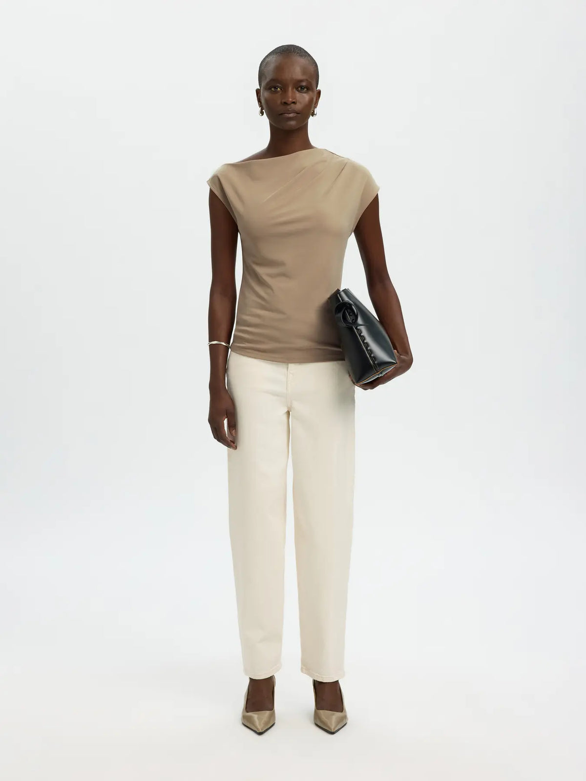 Selected Femme naisten toppi SLFMOLLY SS Top, Weathered Teak, ruskeanbeige pehmeäpintainen toppi, epäsymmetrinen leikkaus ja lyhyet hihat
