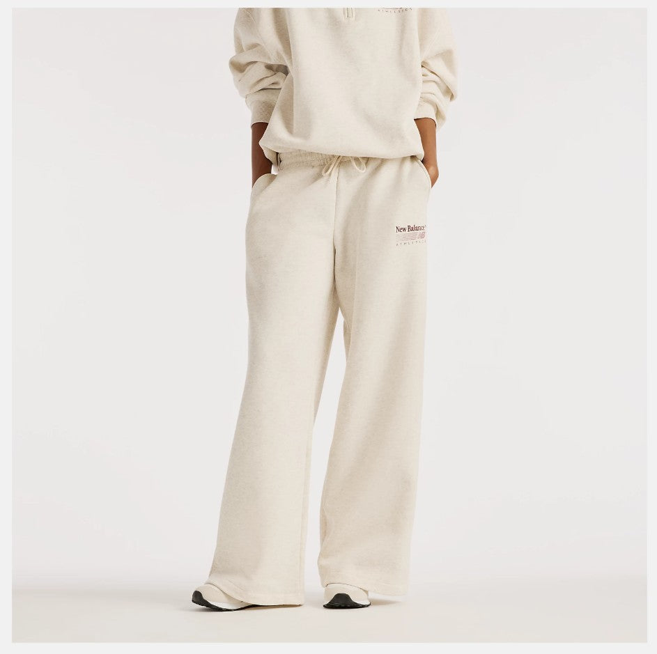 New Balance naisten collegehousut Trackside Fleece Pant, Beige