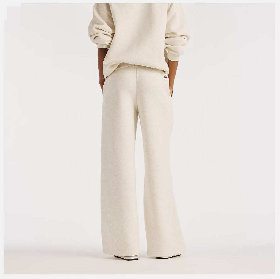 New Balance naisten collegehousut Trackside Fleece Pant, Beige