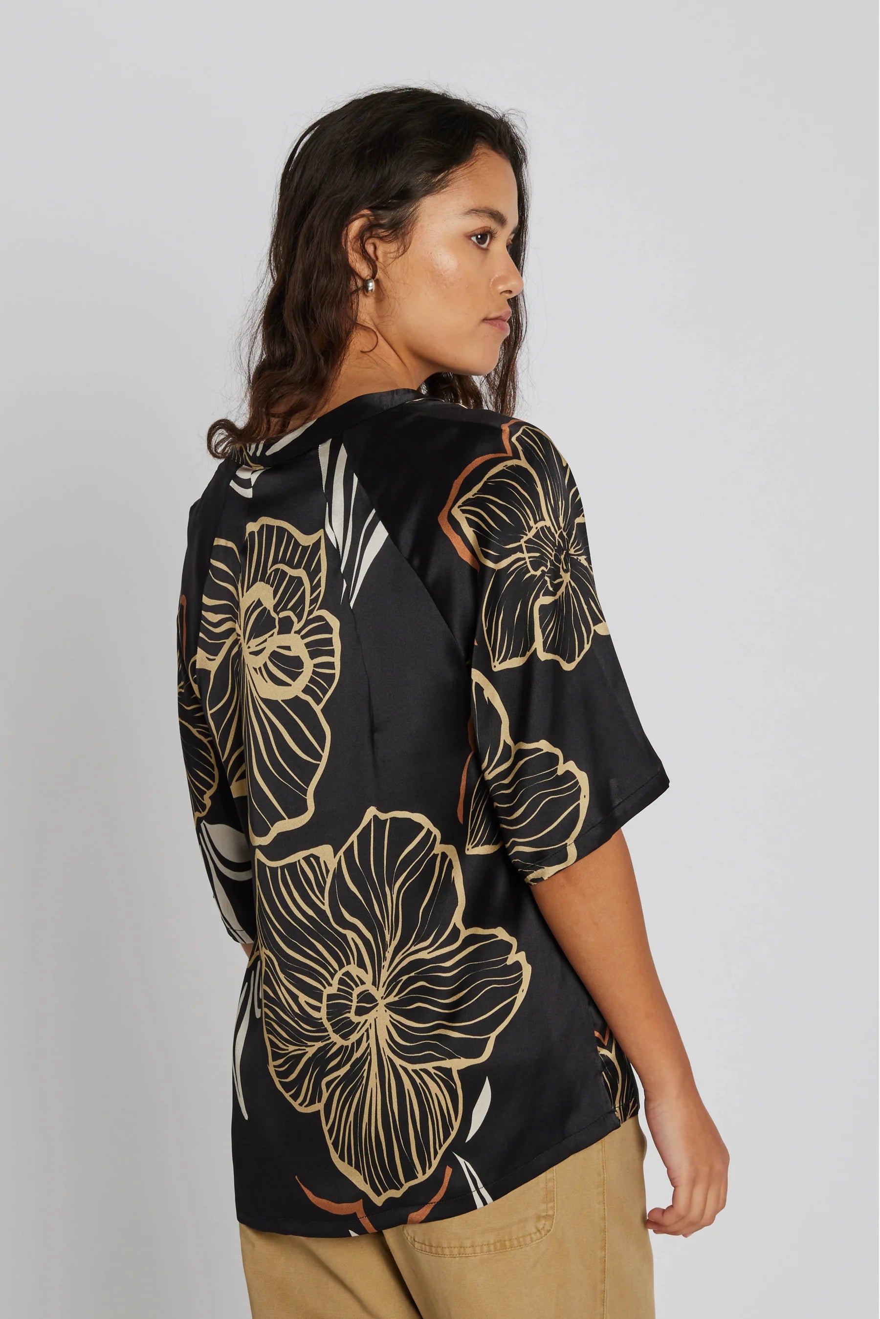 Philosophy Blues Original naisten pusero Indana Blouse, musta kuosi
