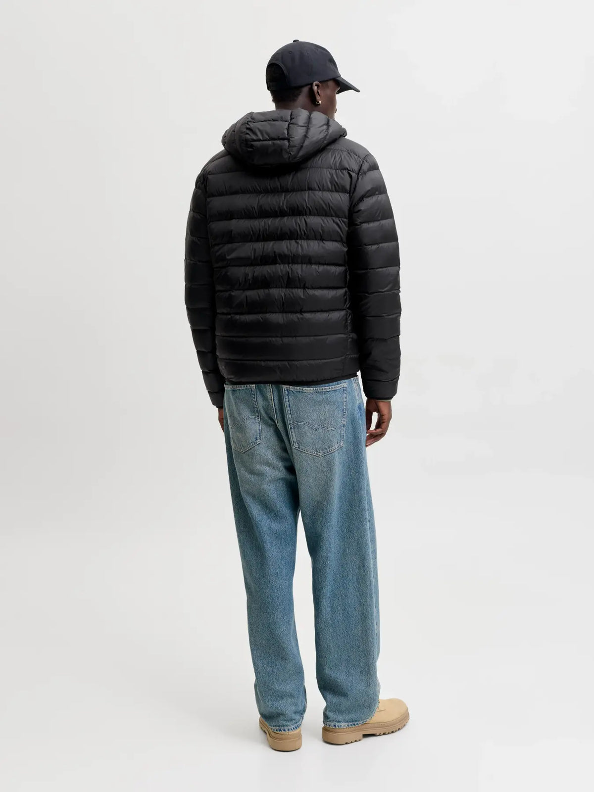 Jack and Jones miesten kevytuntuvatakki Jjeberg Light Down Puffer Hood, musta