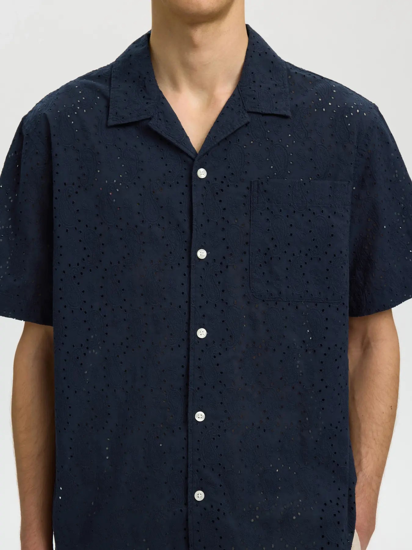 Selected miesten lyhythihainen kauluspaita Broderie SS Shirt, Sky Captain Paisley Embro