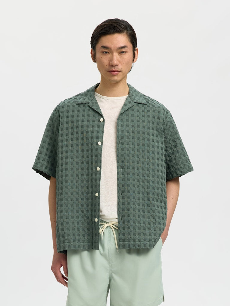 Selected miesten kauluspaita SLHRLXMonty Textyre SS Shirt, Balsam Green Texture
