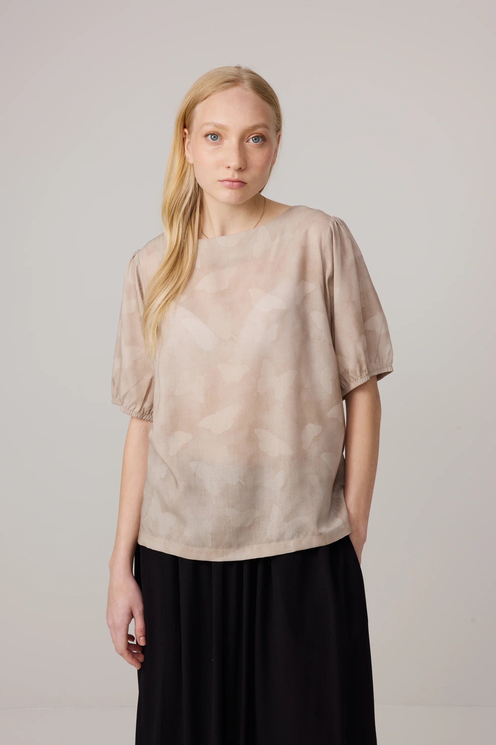 Makia naisten Puserot Papillone Blouse, Hiekka