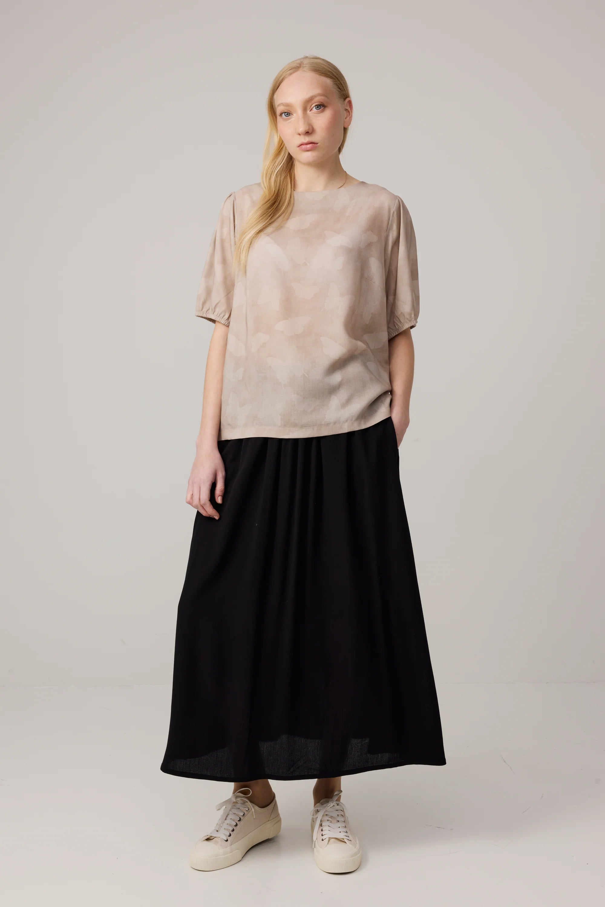 Makia naisten Puserot Papillone Blouse, Hiekka