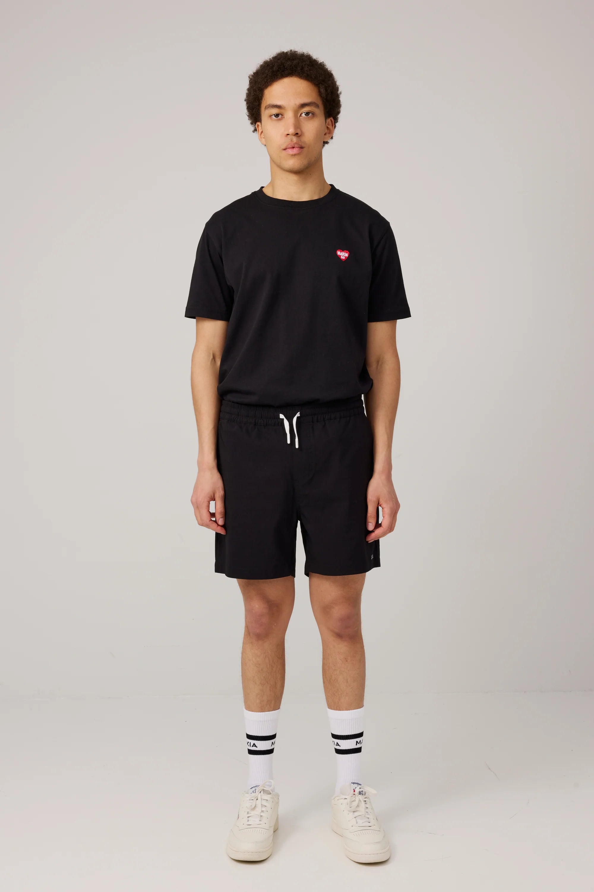 Makia miesten shortsit Shadow Hybrid, musta