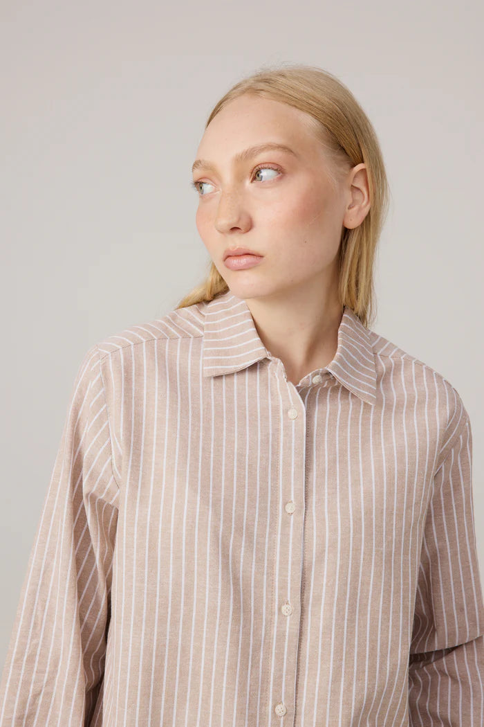 Makia naisten paitapusero Urpu Shirt, raidallinen beige