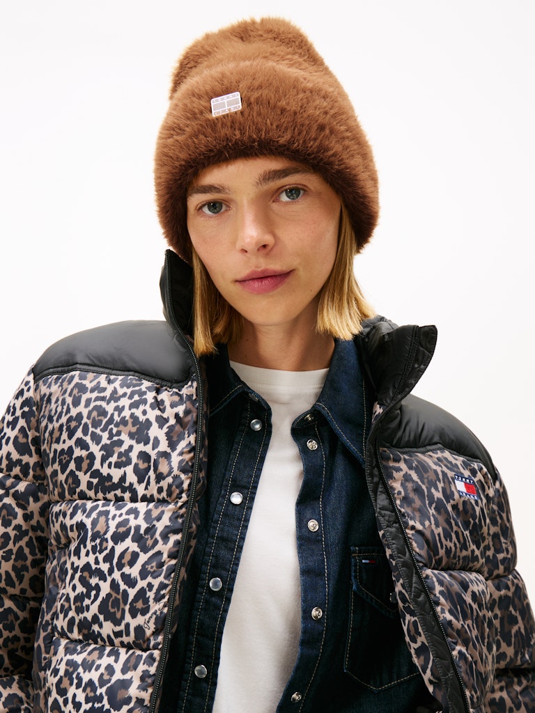 Tommy Hilfiger naisten pipo W HERITAGE FLUFFY BEANIE, Kameli