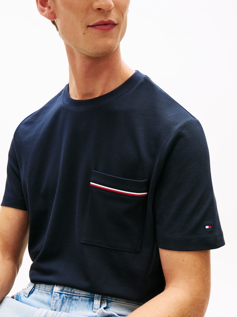 Tommy Hilfiger miesten t-paita Global Stripe Pique Pocket Tee, tummansininen