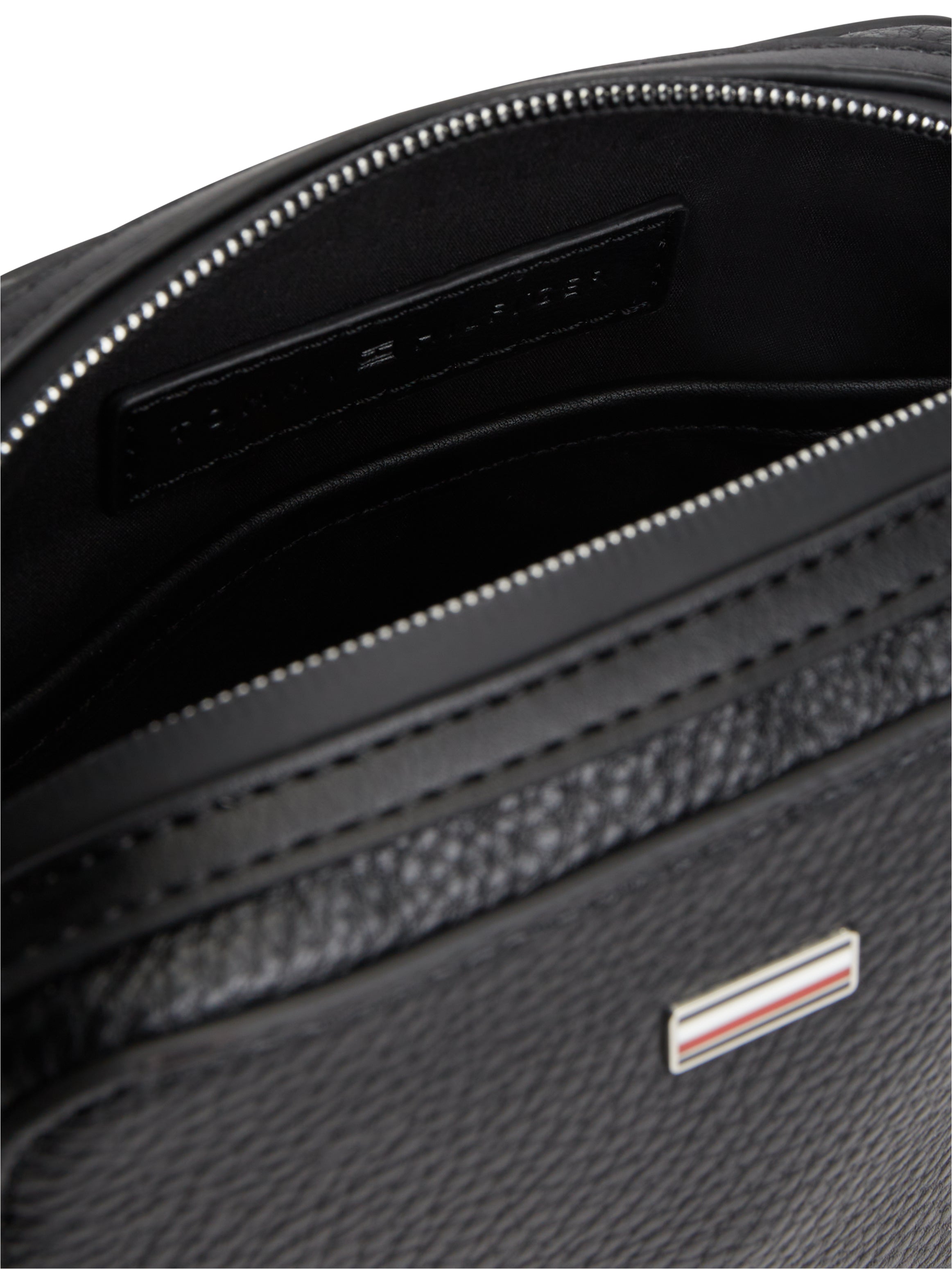 Tommy Hilfiger miesten laukku TH Central Mini Reporter, musta