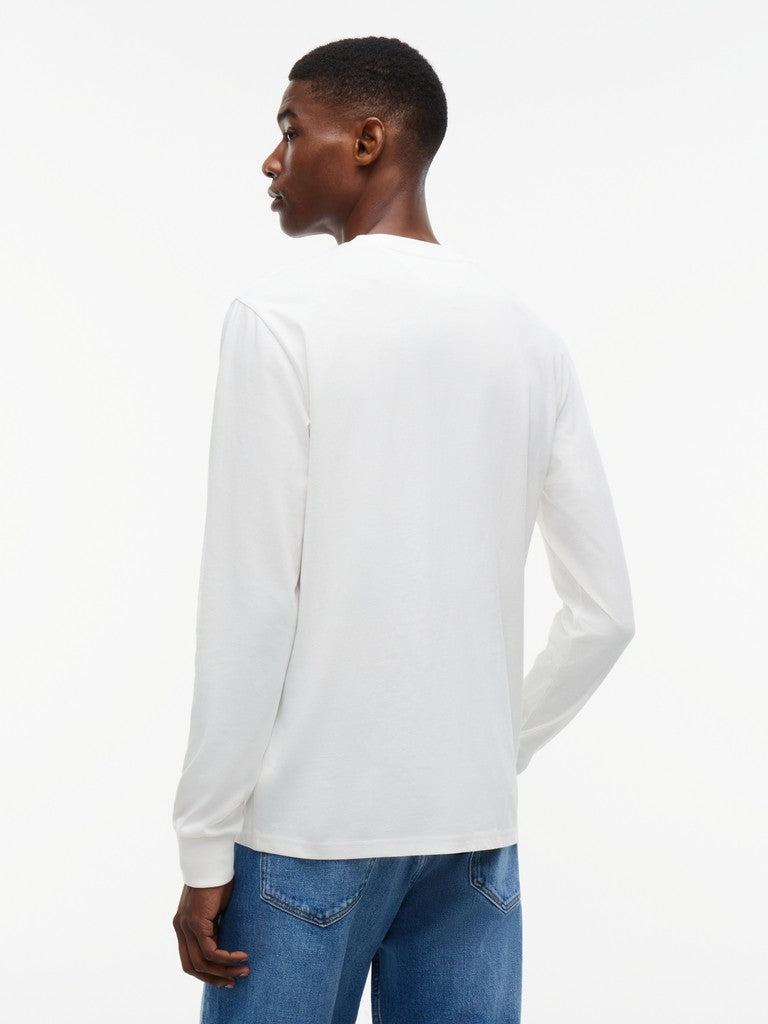 Tommy Jeans miesten pitkähihainen paita Slim Chest Linear LS Tee, luonnonvalkoinen