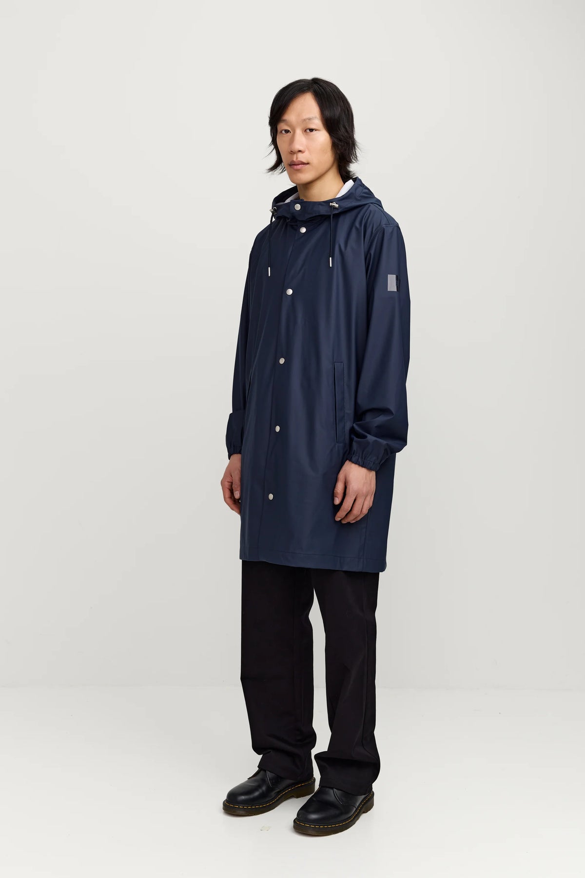 Makia unisex sadetakki Gust Rain Jacket, tummansininen
