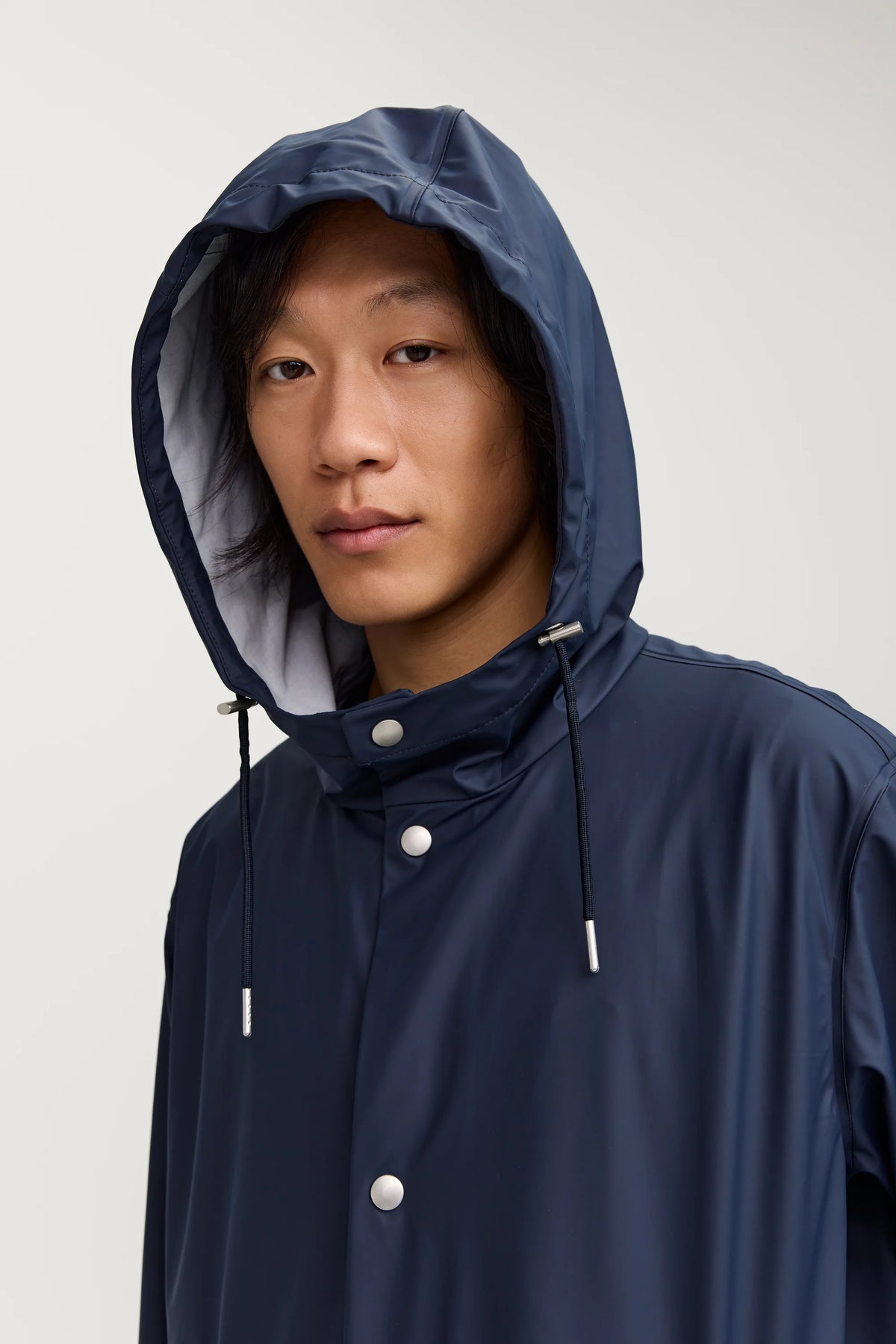 Makia unisex sadetakki Gust Rain Jacket, tummansininen