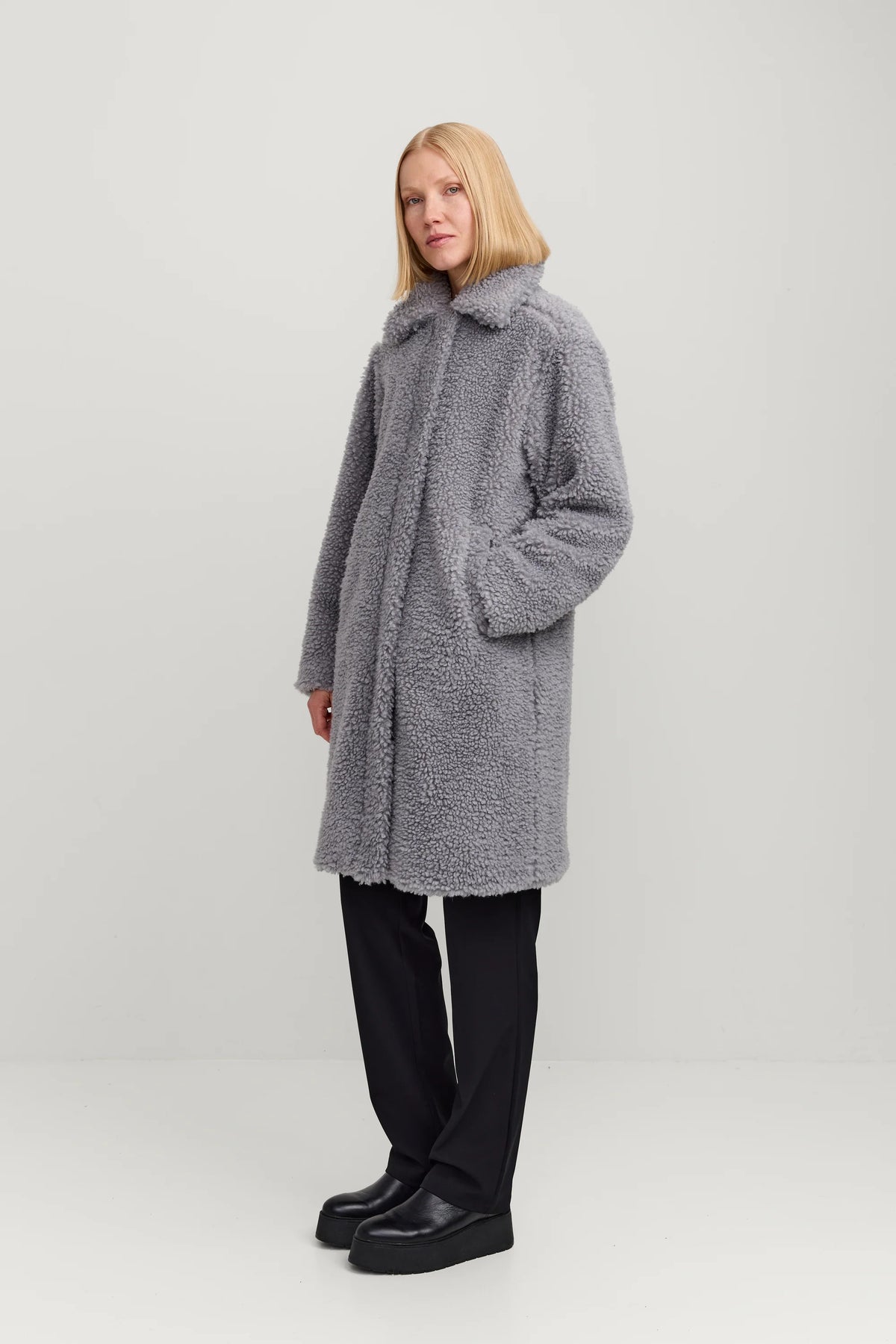 Makia naisten teddytakki Elina Coat, vaaleanharmaa