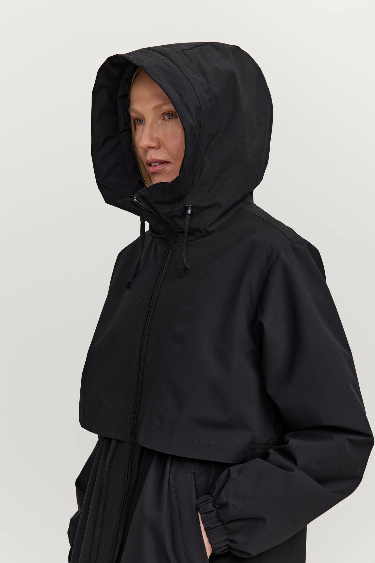 Makia naisten parkatakki Lauha Jacket, musta