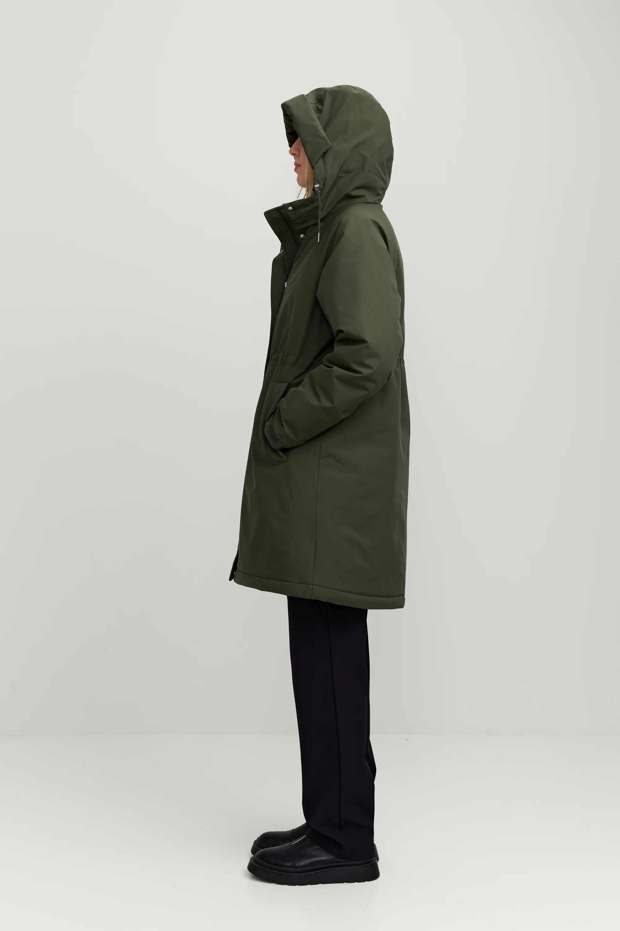 Makia naisten toppatakki Milla Coat, tummanvihreä