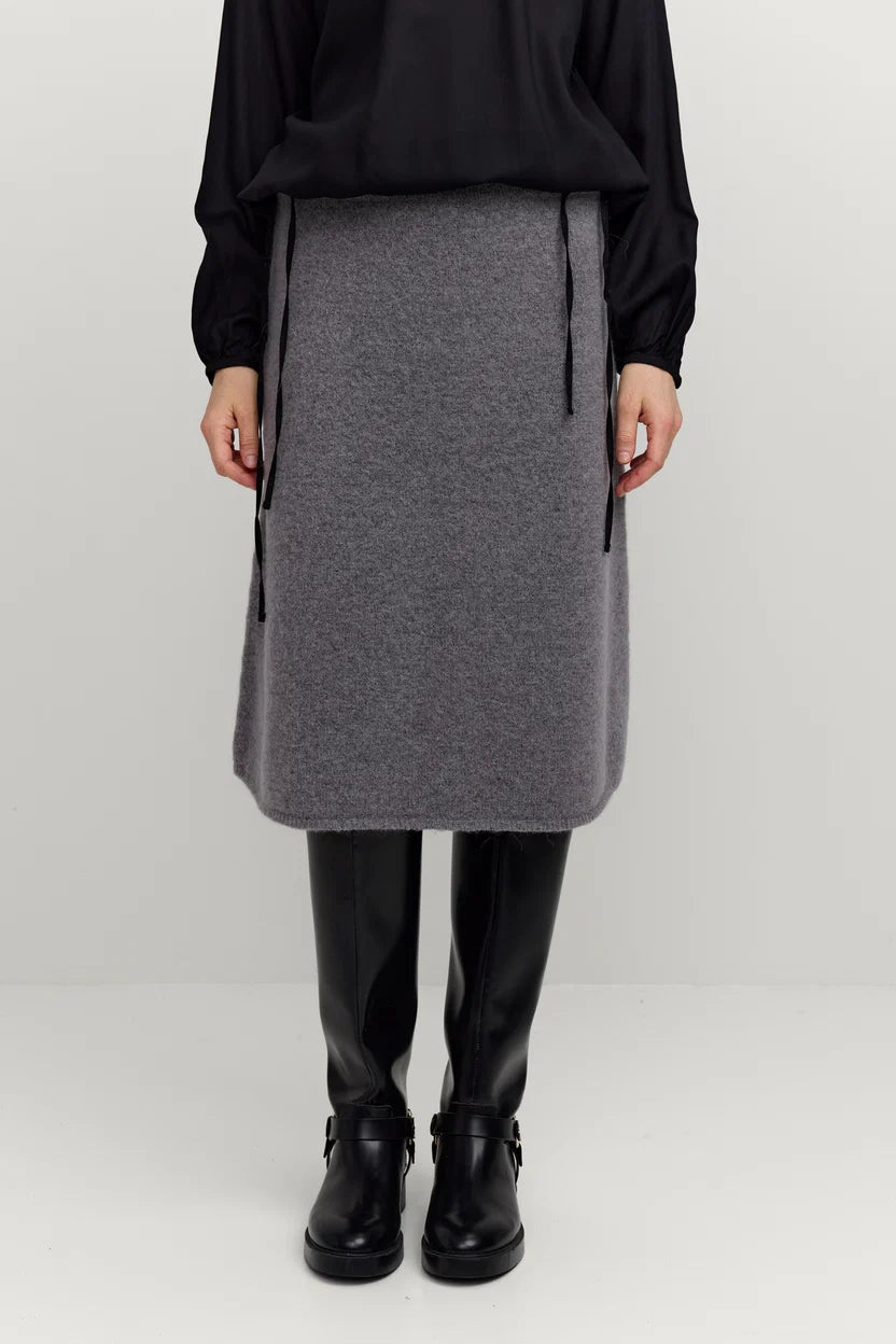 Makia naisten hame Mari Knitted Skirt, meleerattu grafiitti