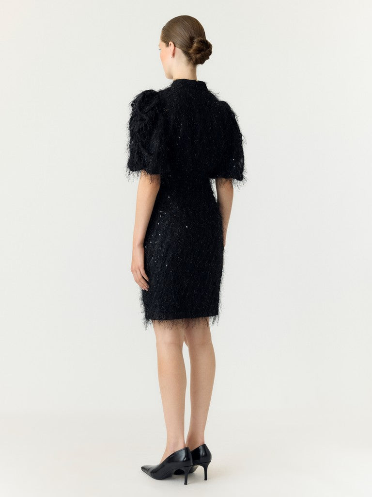Y.A.S naisten Juhlamekot Yasilza Sequin Dress, musta, lyhyt musta paljettimekko, pörröinen pintastruktuuri, lyhyet hihat ja vartalonmyötäinen leikkaus takaa nähtynä