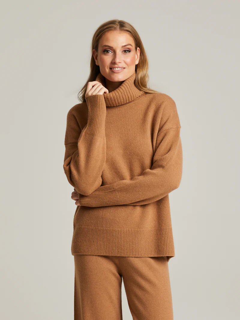 andiata-naisten-neulepusero-maeva-knit-kameli-1