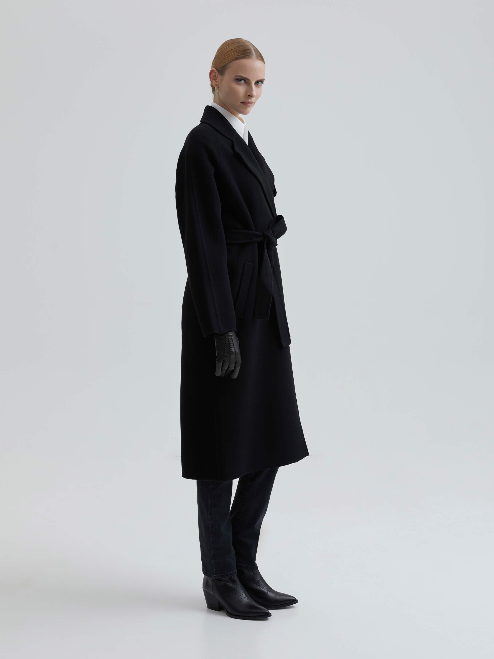 andiata-naisten-villakangastakki-levia-coat-100-wool-musta-3