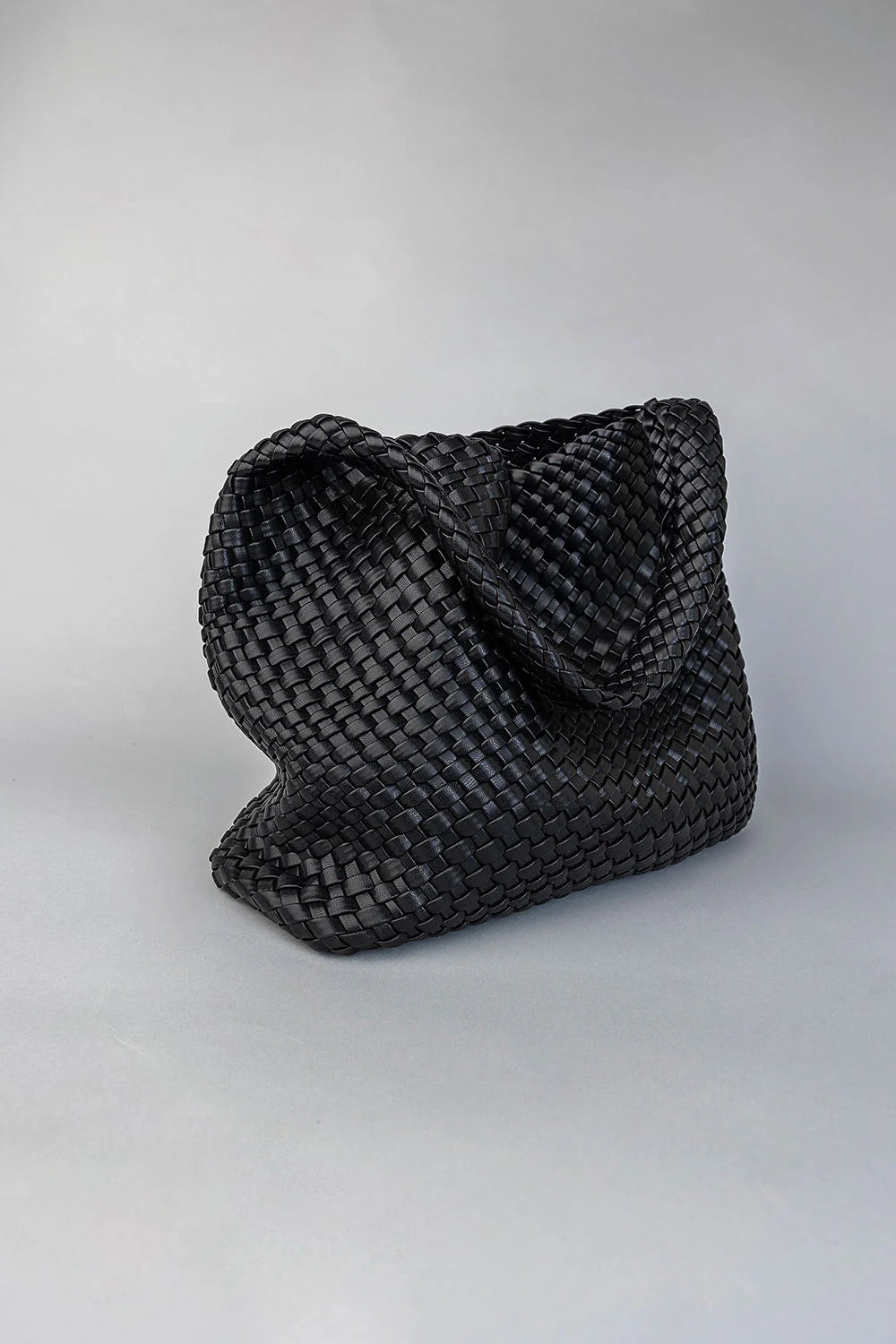 bow-19-naisten-laukku-mia-bag-l-musta-1