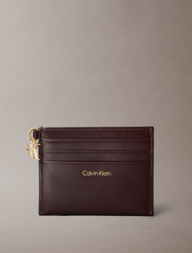 calvin-klein-accessories-korttikotelo-ck-puller-6cc-zip-cardcase-viininpunainen-1