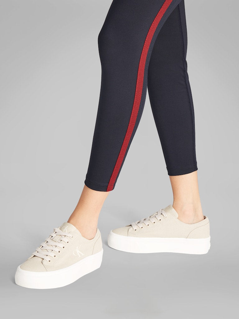 calvin-klein-accessories-naisten-kengat-vulc-flatform-low-cv-mg-vaalea-beige-1