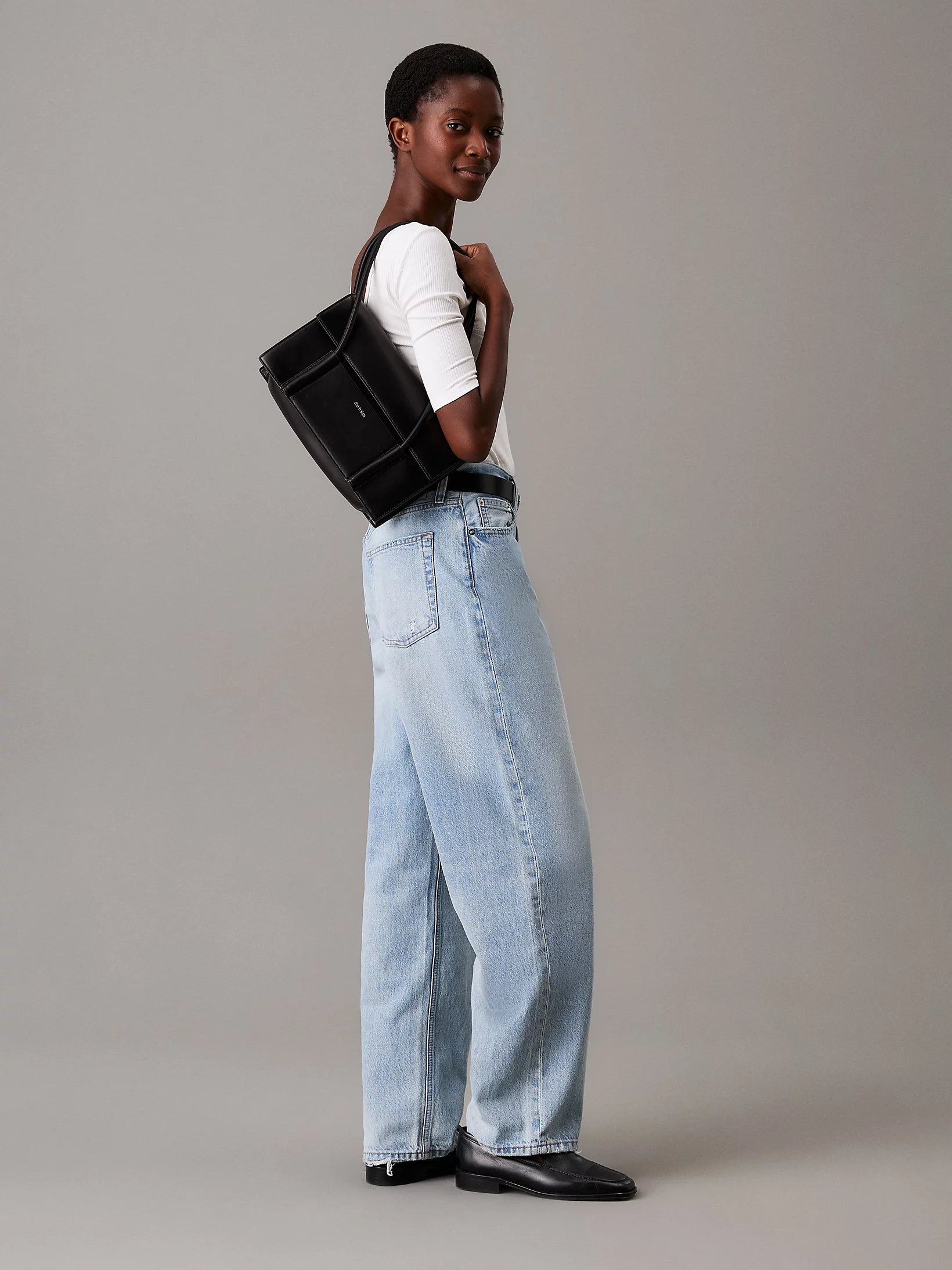 calvin-klein-accessories-naisten-olkalaukku-ck-linn-shoulder-bag-musta-1