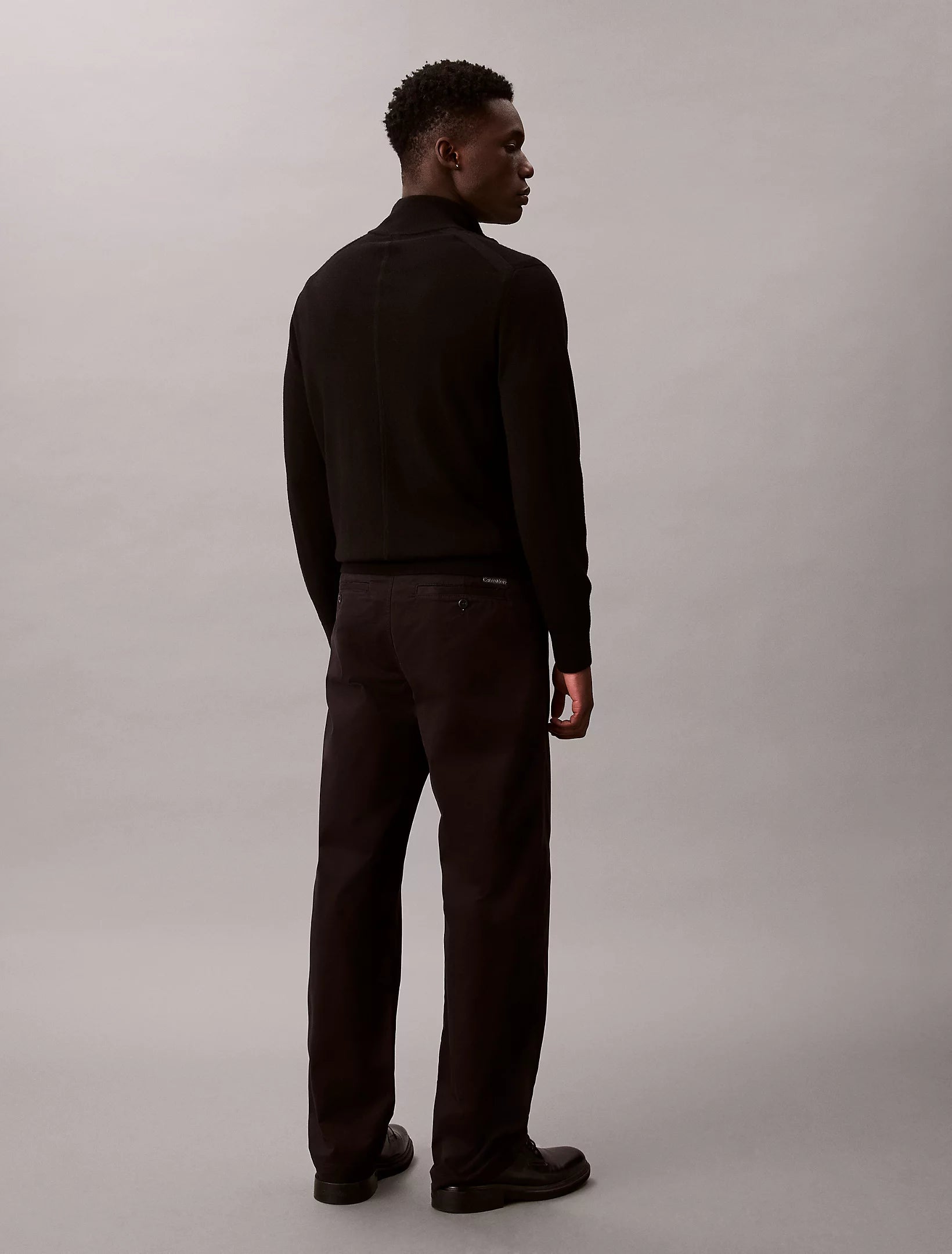 calvin-klein-jeans-miesten-housut-90s-straight-twill-comfort-musta-2