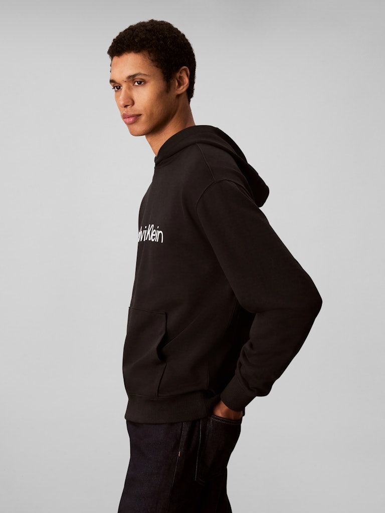 calvin-klein-jeans-miesten-huppari-ls-eu-standard-logo-350terry-po-musta-4