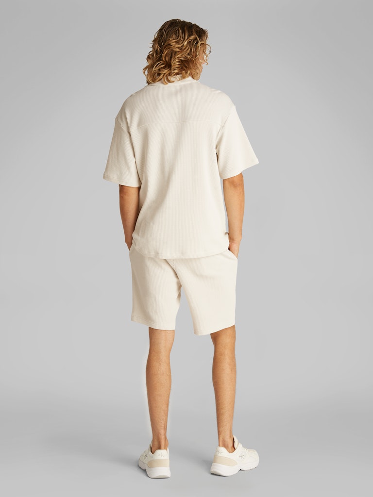 calvin-klein-jeans-miesten-paita-chunky-waffle-ss-hwk-overshirt-valkoinen-3