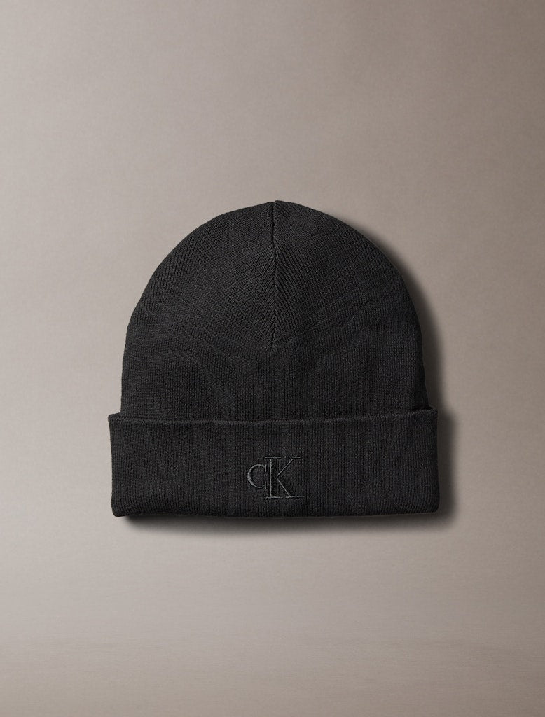 calvin-klein-jeans-miesten-pipo-ck-fine-rib-beanie-musta-1