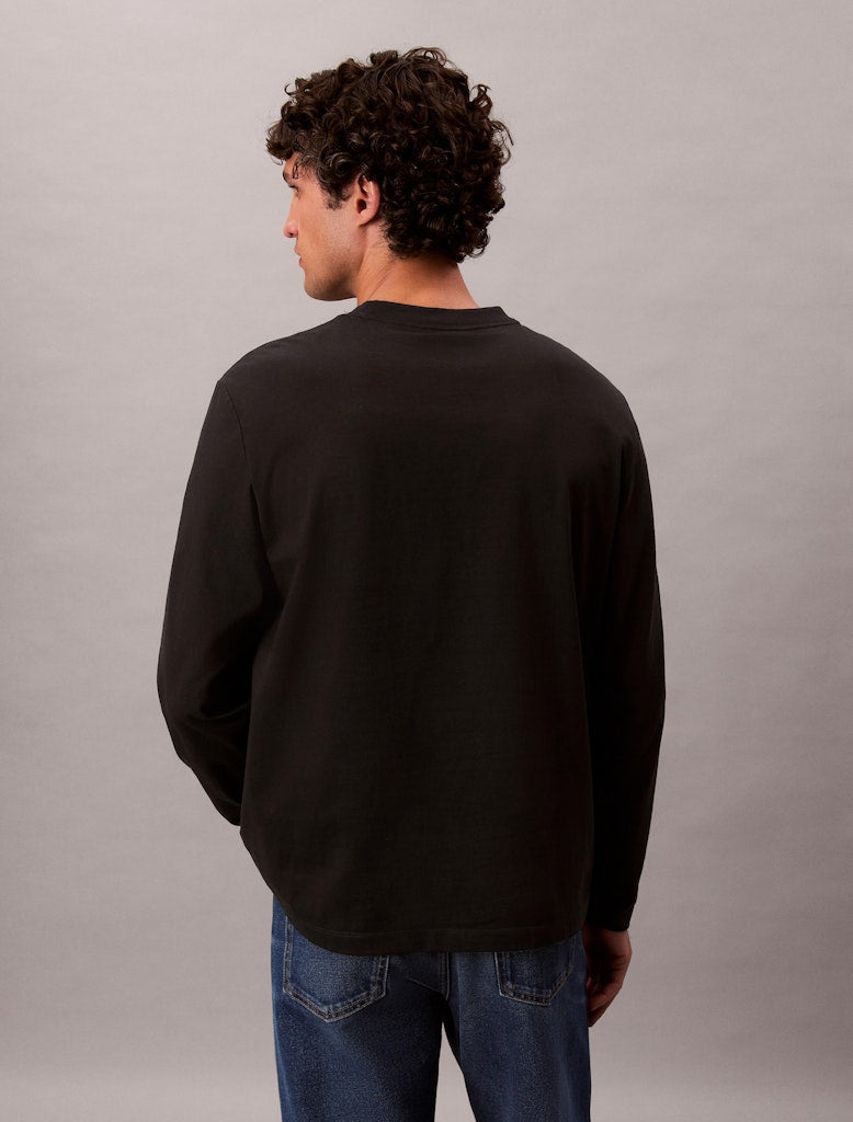 calvin-klein-jeans-miesten-pitkahihainen-ls-rlxd-standard-logo-crewnk-tee-musta-2