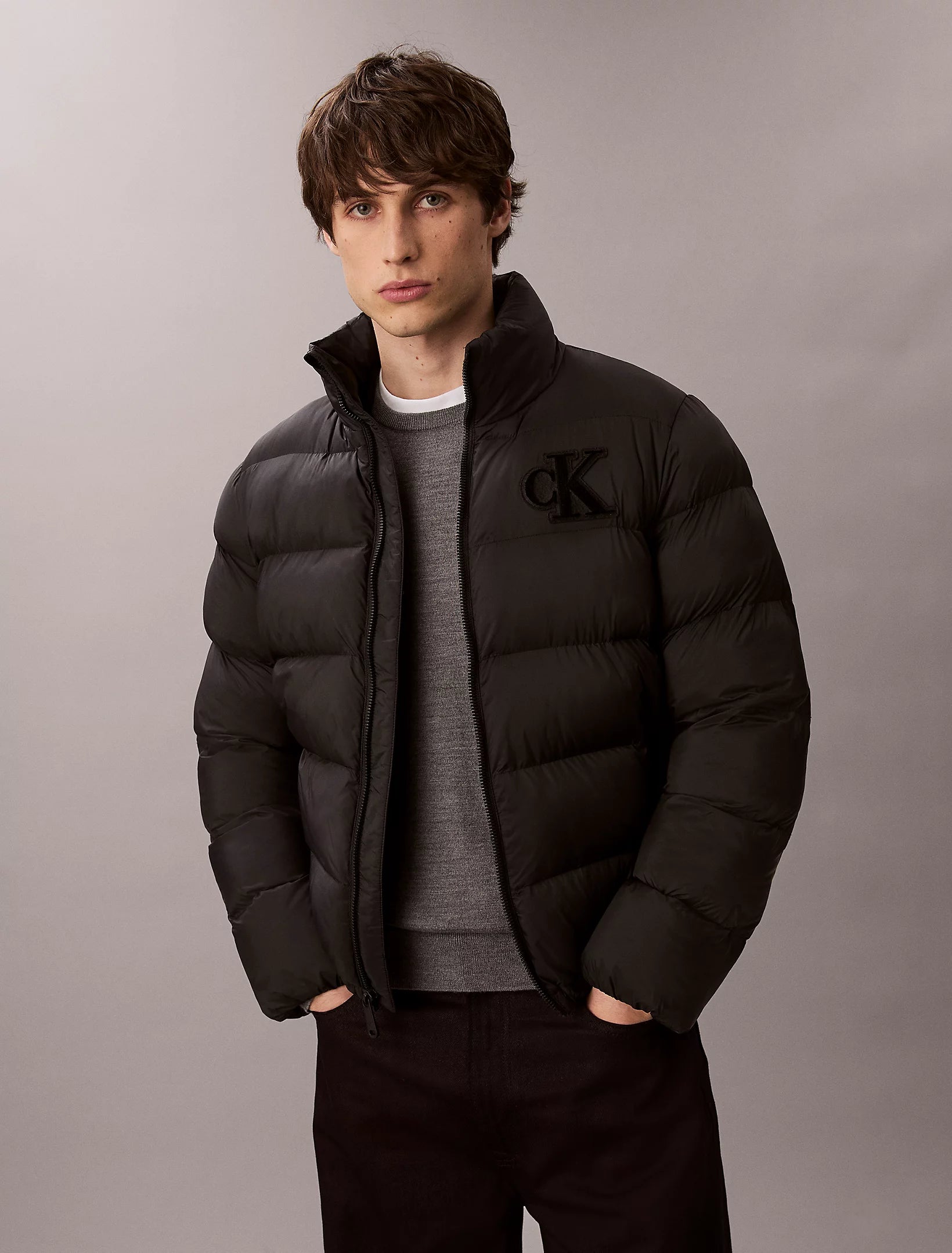 calvin-klein-jeans-miesten-puffertakki-ls-nylon-monogram-puffer-jacket-musta-3