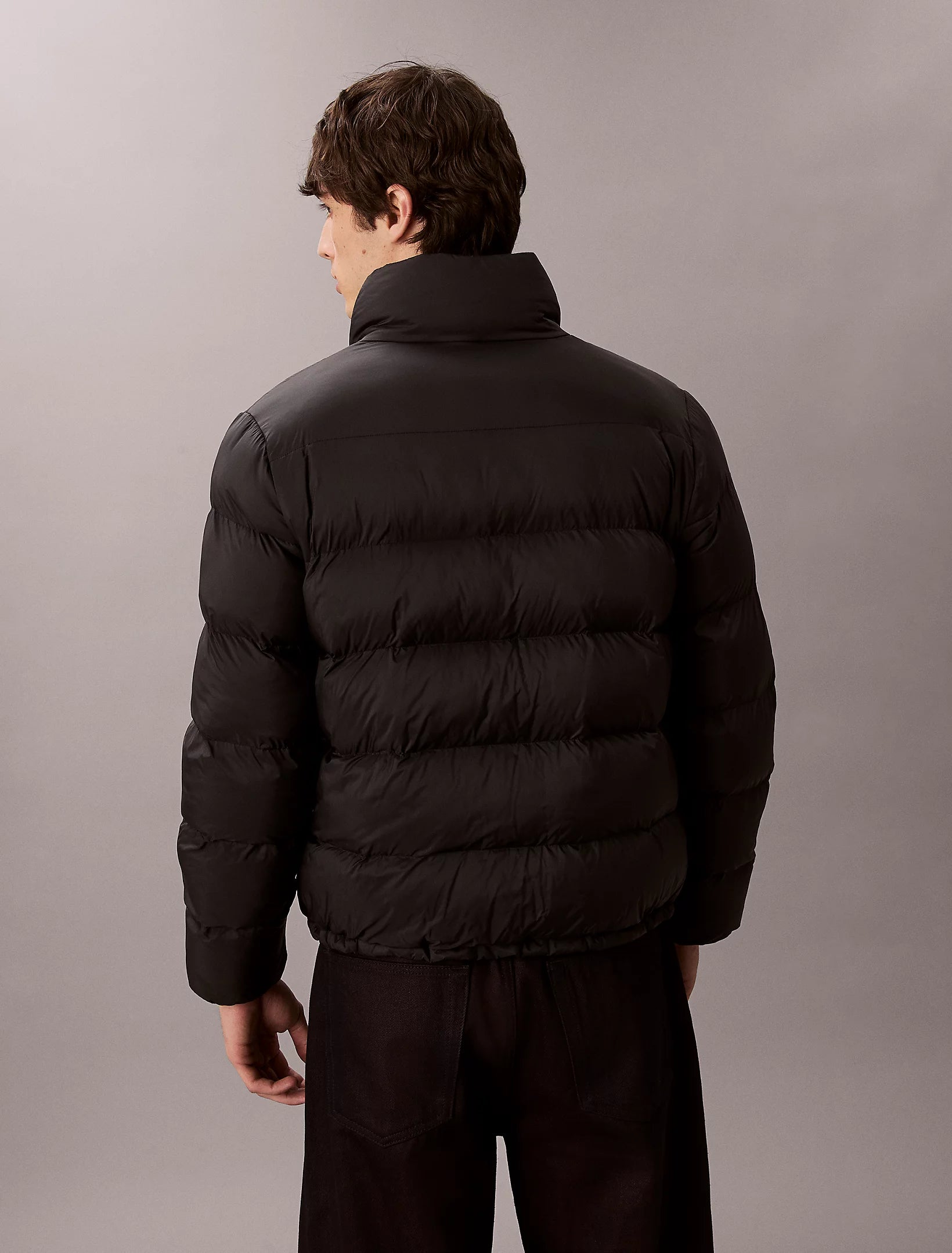 calvin-klein-jeans-miesten-puffertakki-ls-nylon-monogram-puffer-jacket-musta-4