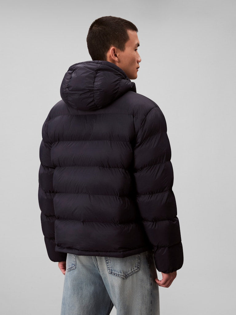 calvin-klein-jeans-miesten-puffertakki-ls-nylon-monogram-puffer-jacket-tummansininen-5