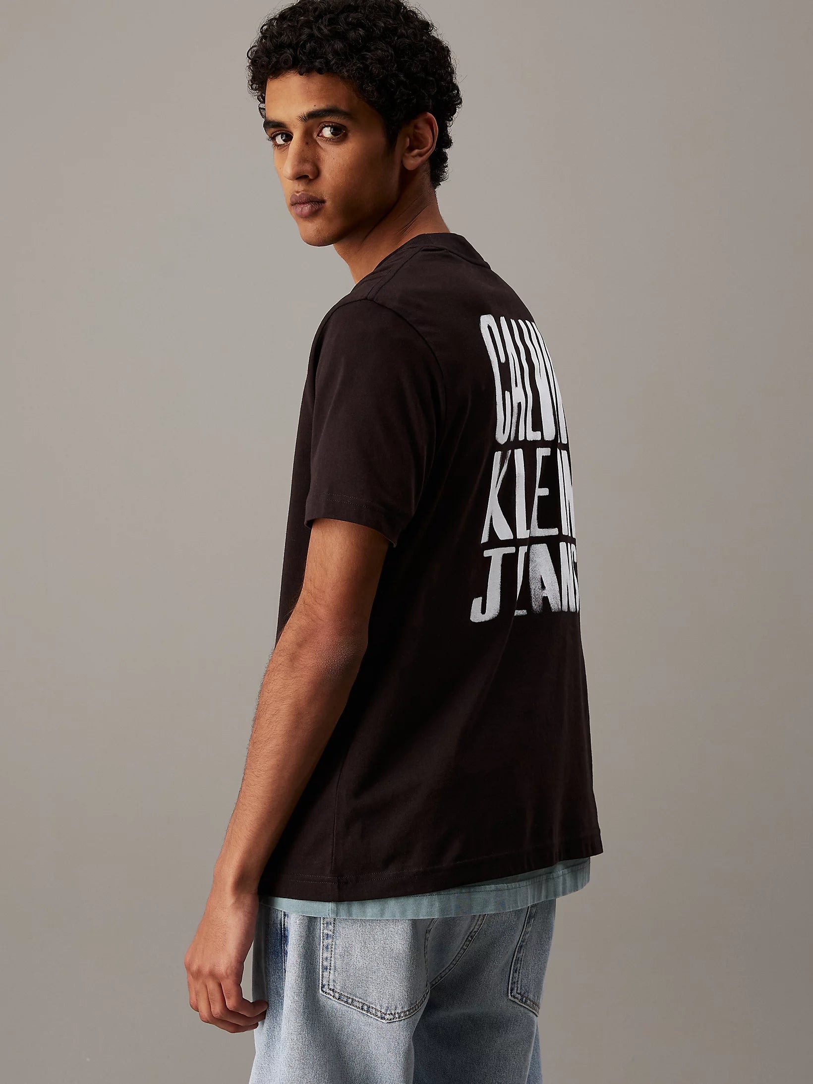 calvin-klein-jeans-miesten-t-paita-painted-calvin-klein-jeans-musta-3