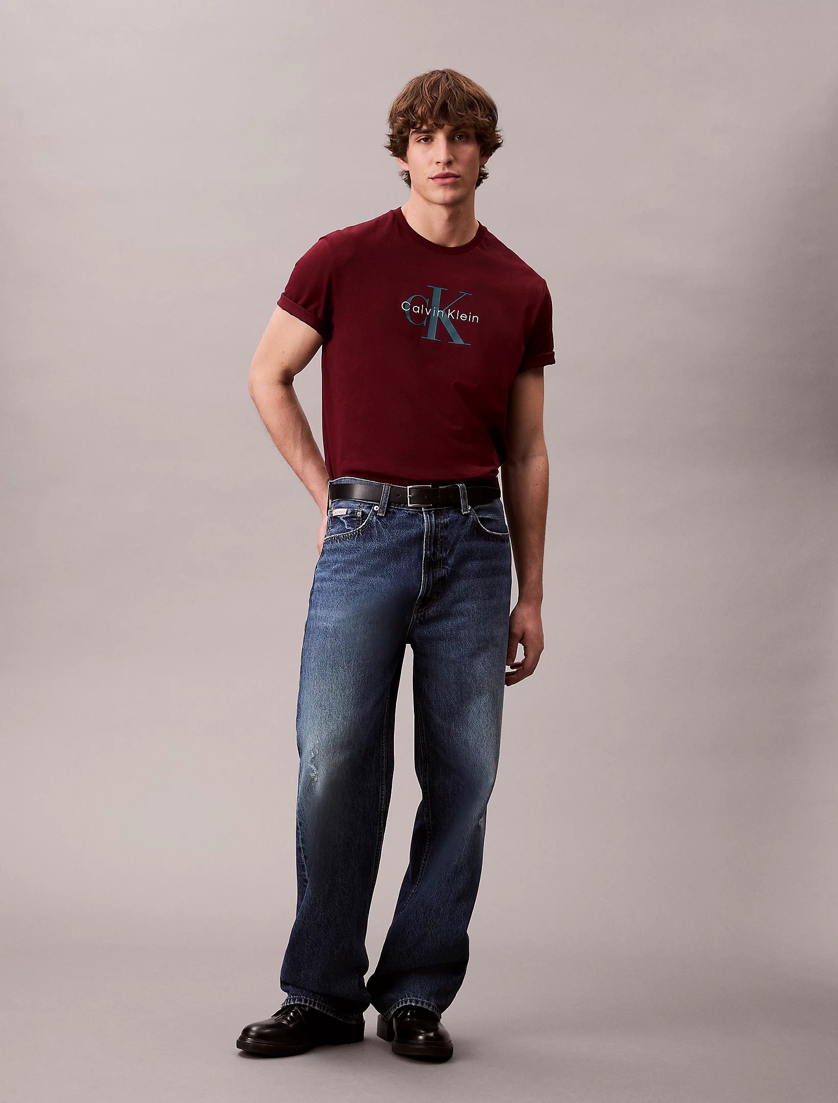 calvin-klein-jeans-miesten-t-paita-ss-hero-monologo-te-viininpunainen-1