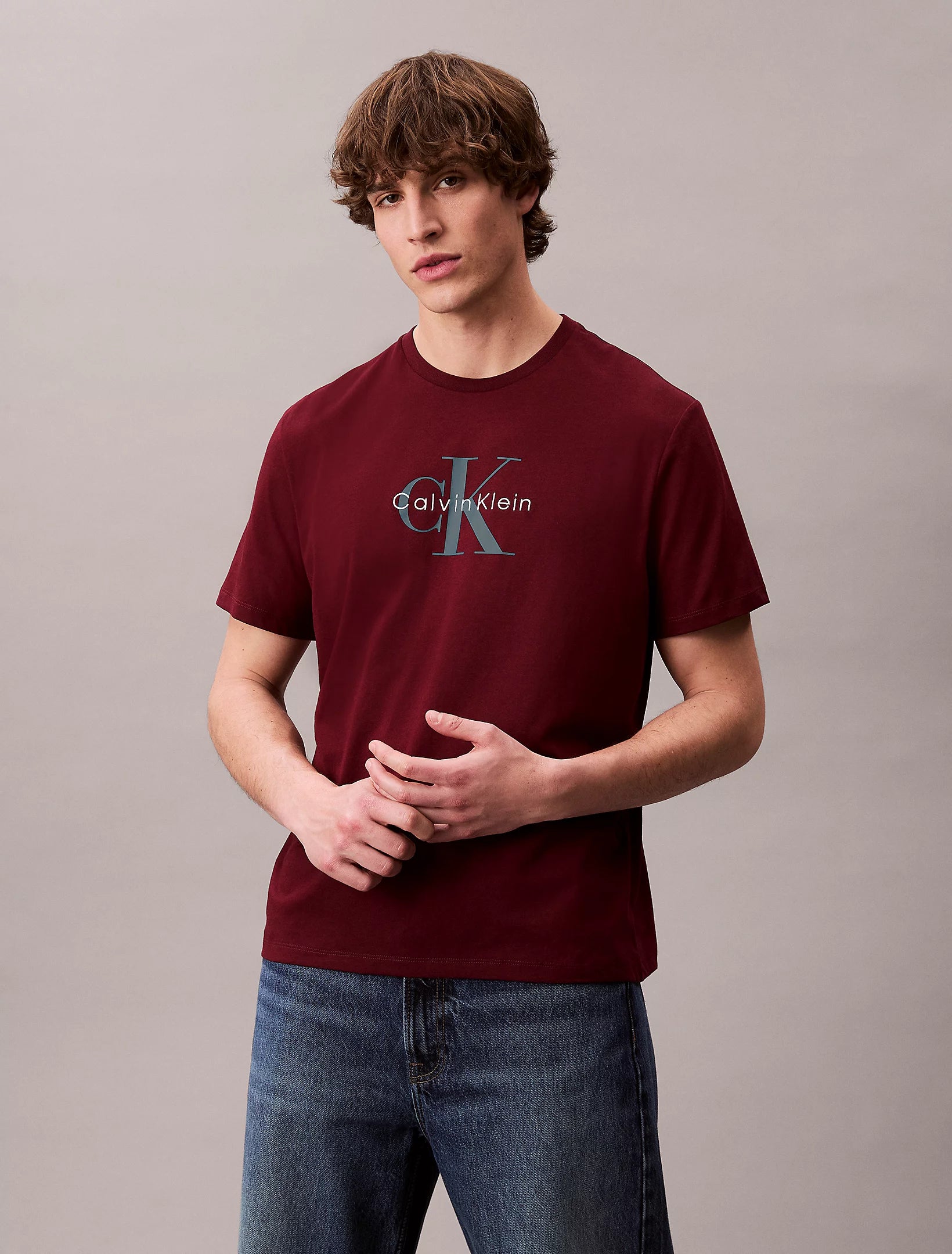 calvin-klein-jeans-miesten-t-paita-ss-hero-monologo-te-viininpunainen-4