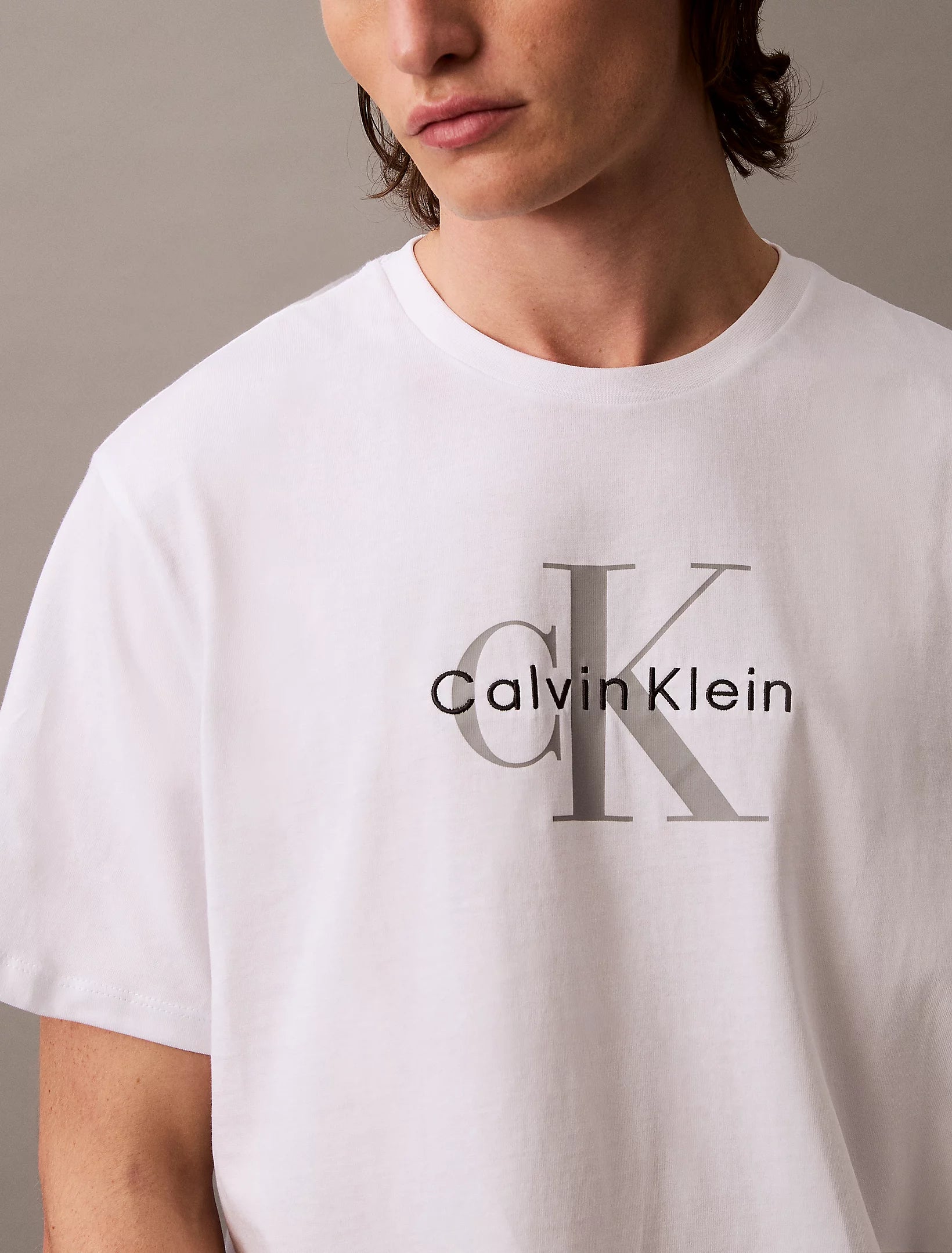 calvin-klein-jeans-miesten-t-paita-ss-hero-monologo-tee-valkoinen-3
