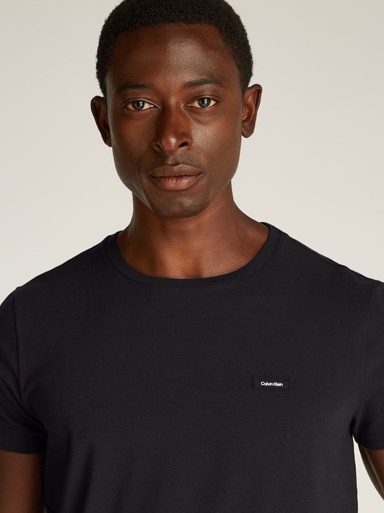 calvin-klein-jeans-miesten-t-paita-strech-slim-fit-tee-musta-4