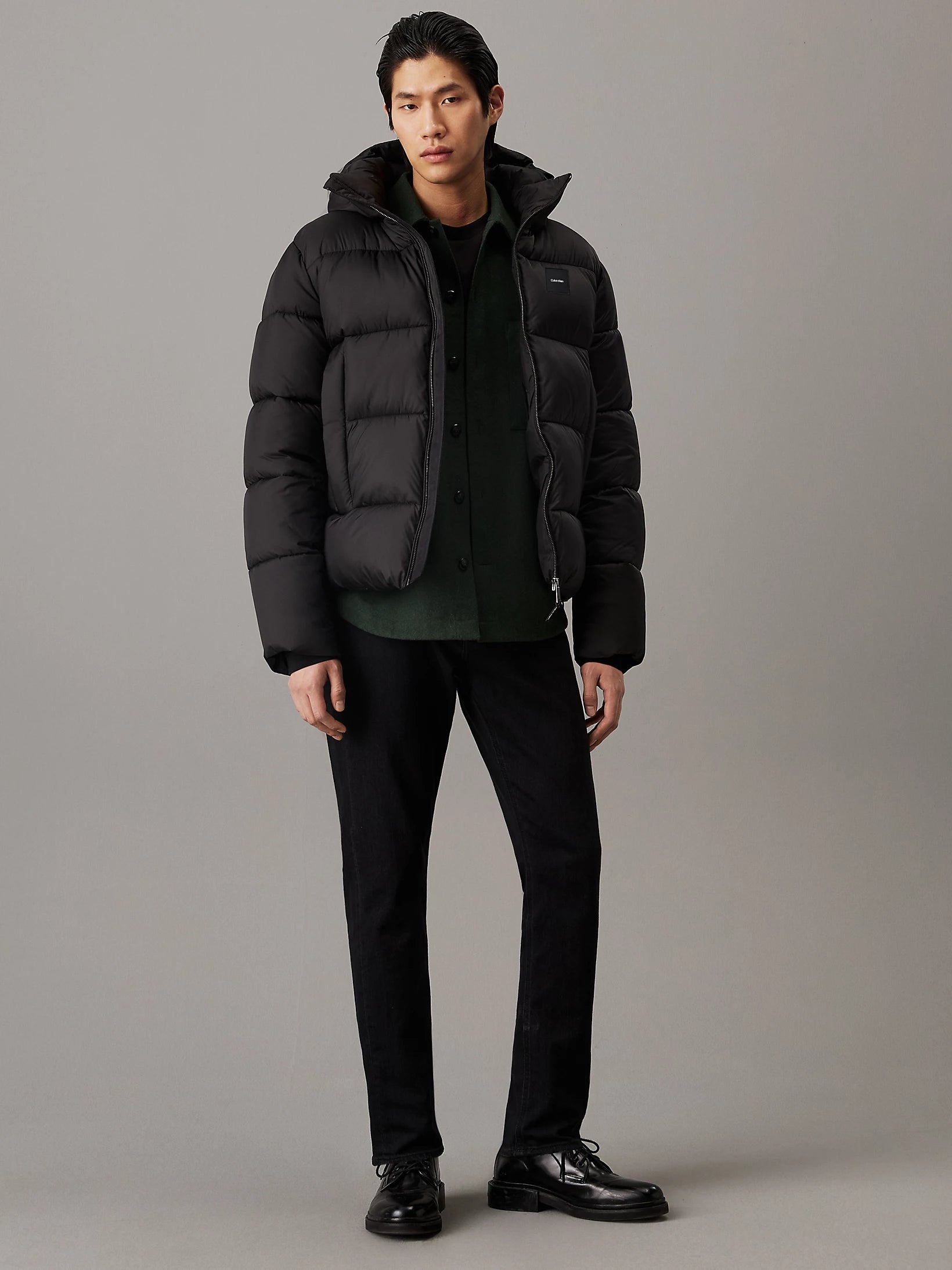 calvin-klein-jeans-miesten-takki-hooded-quilt-puffer-musta-4