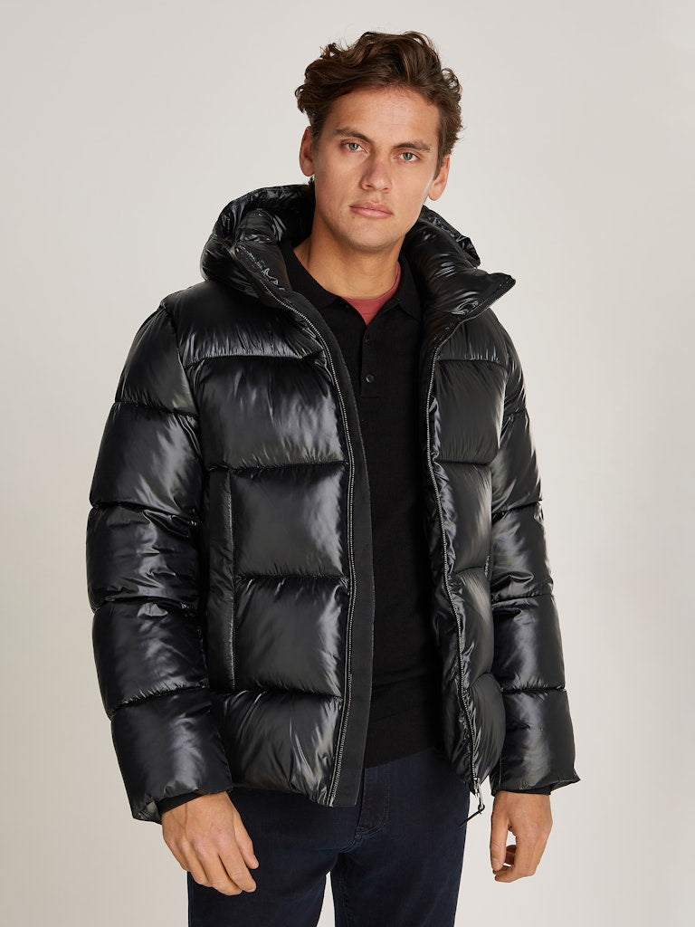 calvin-klein-jeans-miesten-takki-hooded-quilt-puffer-mw-gloss-musta-1